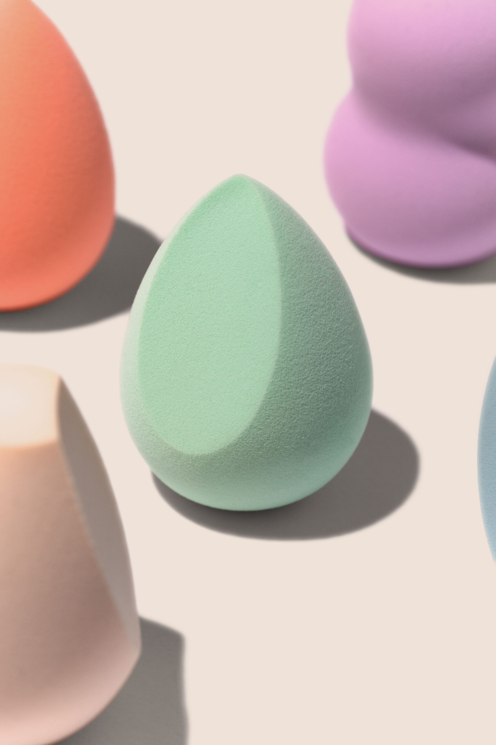 set-colourful-pastel-blue-orange-biege-green-purple-beauty-sponges-makeup (1) set-colourful-pastel-blue-orange-biege-green-purple-beauty-sponges-makeup (1)